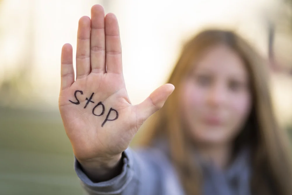 Abusos sexuales contra adolescentes femeninas: un enfoque profundo