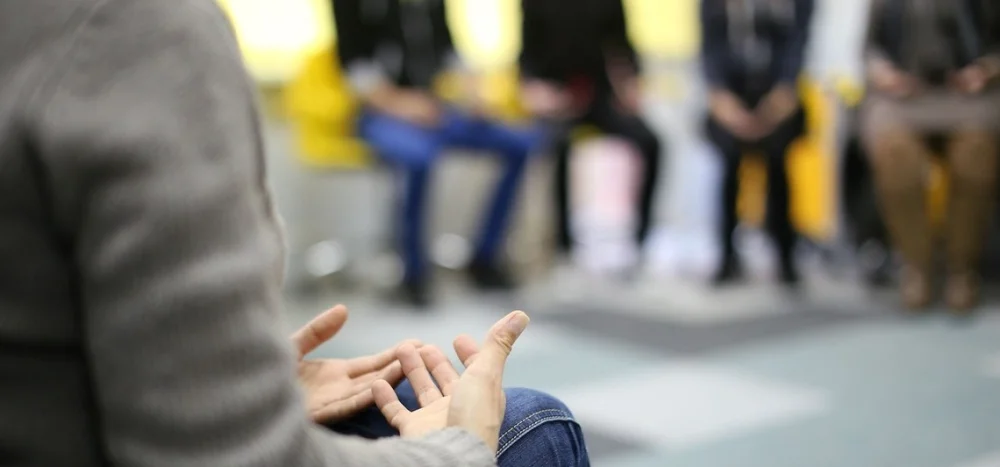 Ventajas de la terapia grupal en el tratamiento de adicciones