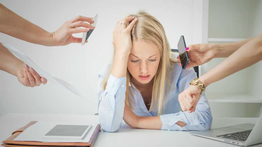 Impactos del exceso de trabajo en tu vida diaria