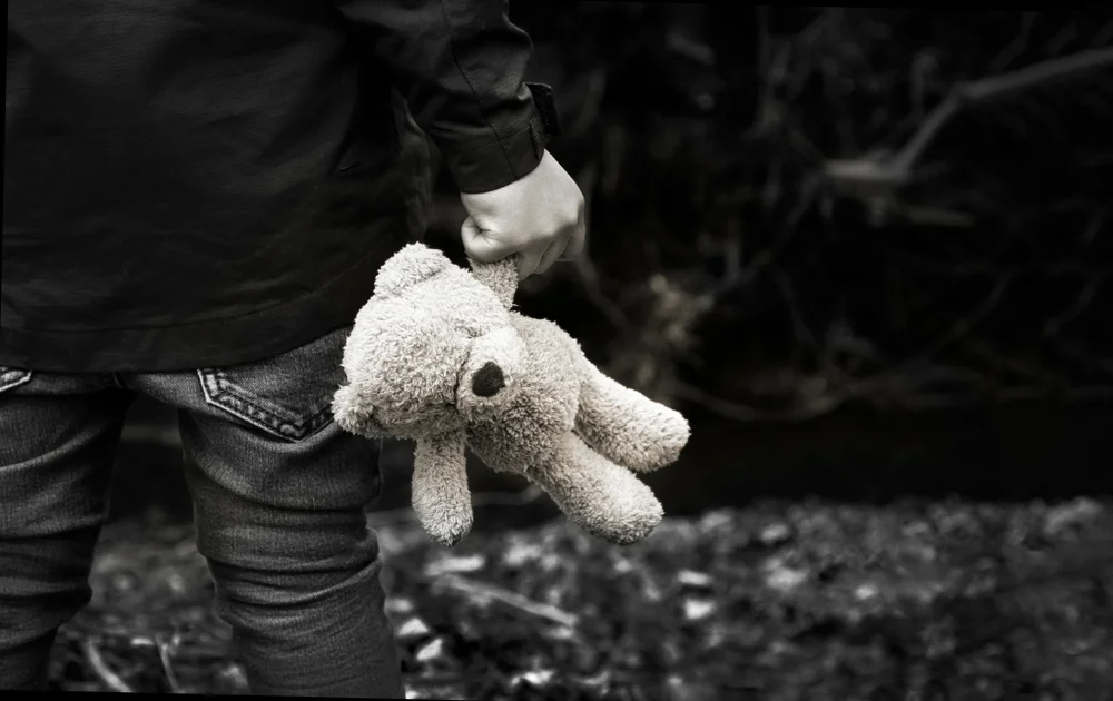 Vínculos entre abusos infantiles y trastornos disociativos