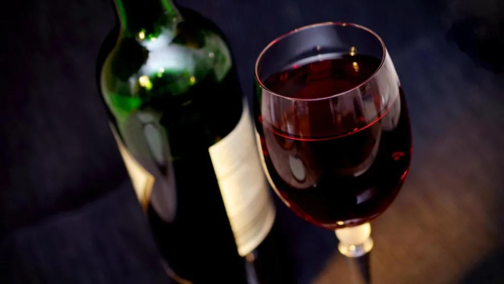El enigma del impacto del alcohol