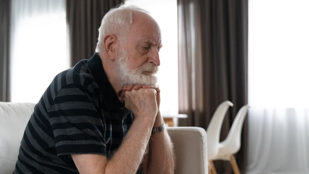 Impacto de la soledad no deseada en personas de mediana edad