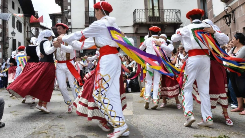 Riqueza cultural y tradiciones de Navarra en detalle