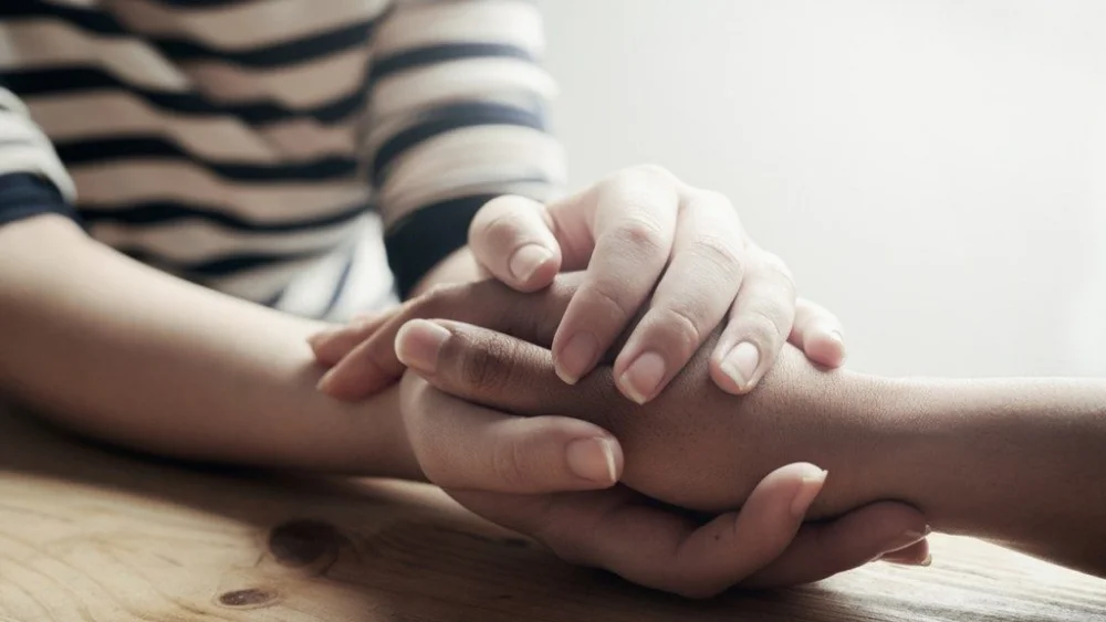 Profundiza en las microinfidelidades y su impacto emocional