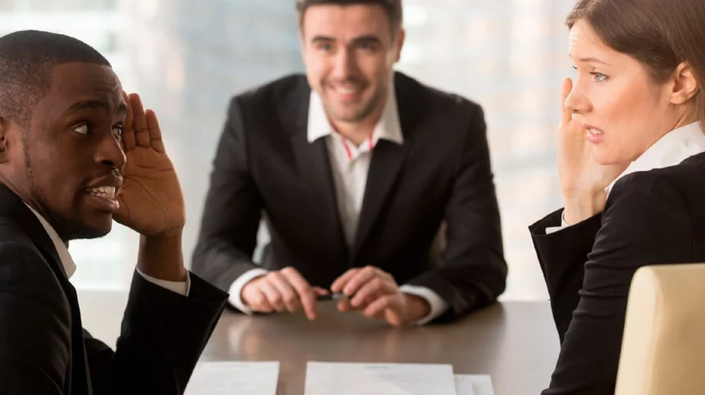 Errores Comunes al Hablar en Entrevistas Laborales
