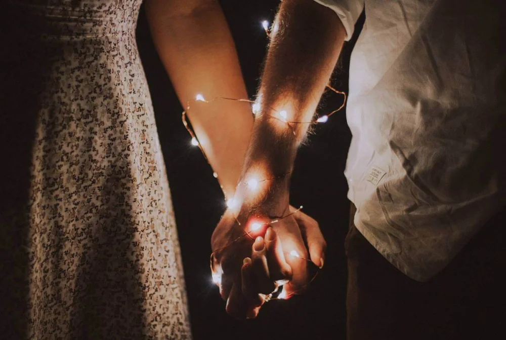 Secretos del Amor: Conexiones y Sentimientos Humanos