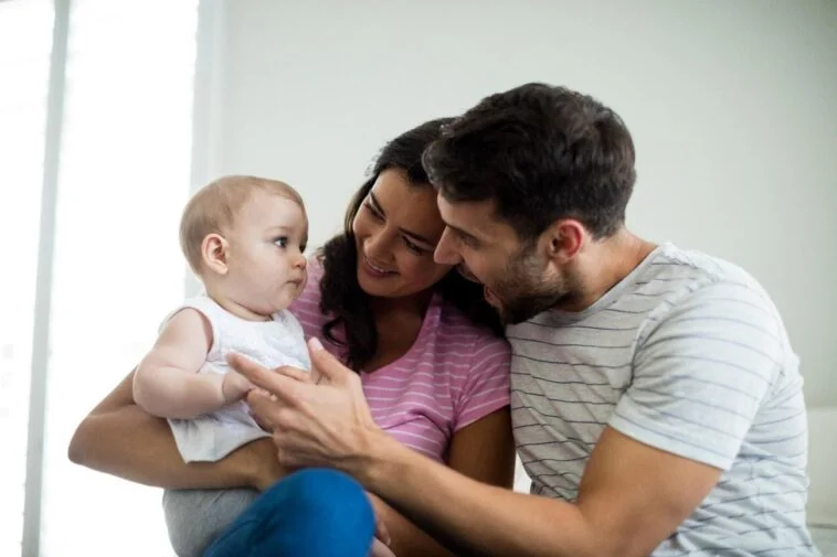 Fortalecer la comunicación en pareja después del primer hijo