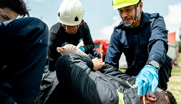 Atención crítica para profesionales de salud e ingeniería en emergencias