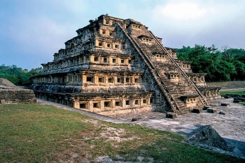 Tesoros Ocultos de las Culturas Mesoamericanas