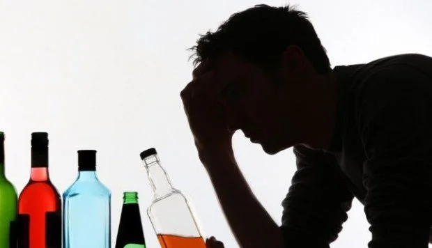 Impacto Psicológico de la Aceptación del Consumo Excesivo de Alcohol