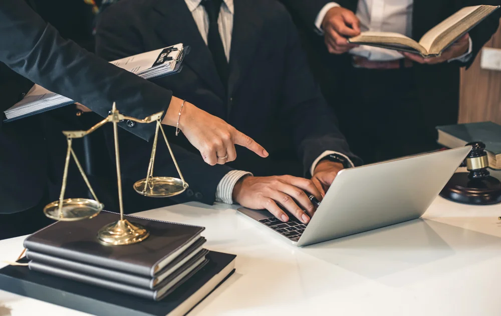 Guía Esencial de Normativas Empresariales