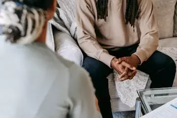 Potenciando el control de la ira en terapia de pareja