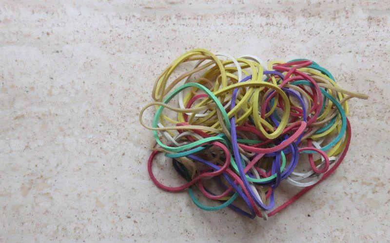 Proceso de síntesis de materiales elásticos