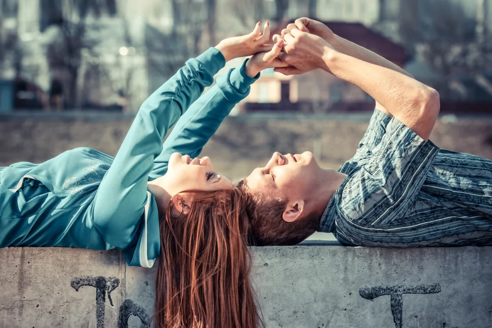 Fascinación juvenil: el amor en la adolescencia