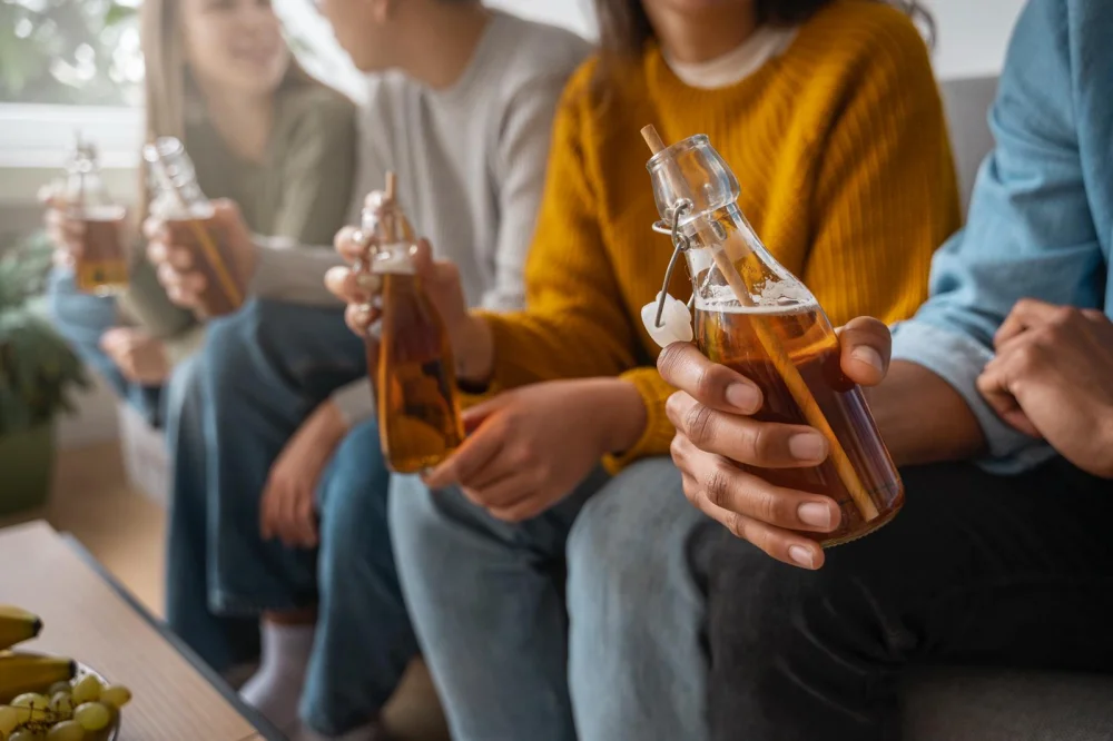 El consumo de alcohol fortalece la relación de pareja