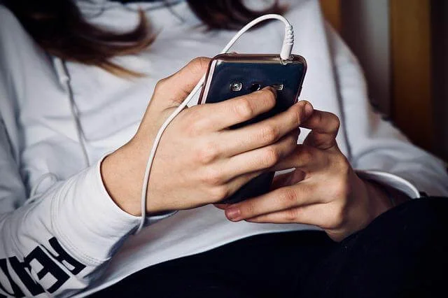 TikTok: Impacto en la Autoestima de Jóvenes con Trastornos Alimenticios