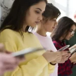 Impacto Psicosocial del Uso Excesivo de Redes Sociales