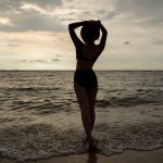 ¿Por qué algunos hombres eligen mujeres poco reflexivas?