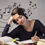 Beneficios de Estudiar con Música de Fondo