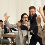 Cómo lidiar con personas maleducadas y groseras