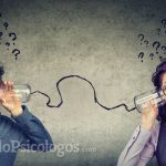 El Papel Social de los Rumores y los Chismes