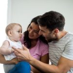 Fortalecer la comunicación en pareja después del primer hijo