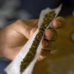 Fumar marihuana podría inducir psicosis