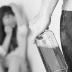 Impacto de drogas y tecnología en violencia doméstica