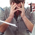 Impacto del estrés laboral en las psicopatologías comunes
