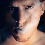 ¿Por qué las mujeres eligen hombres de la tríada oscura?