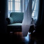 Puertas: cómo olvidamos con solo cruzarlas