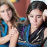 Supera las barreras de comunicación entre padres e hijos adolescentes